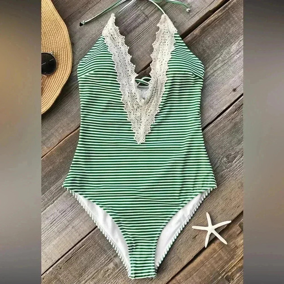 Cupshe Roman Holiday Lace One Piece Swimsuit size Large New with Tags NWT - Picture 3 of 10